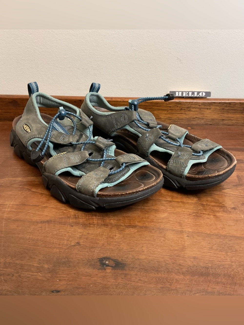 Keen Sarasota 1012259 Sandals Green Leather Open Toe Bungee Cord Women’s sz 9.5